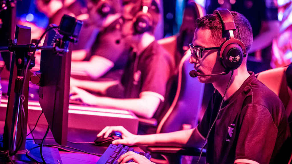 eSports jugador compite en competición